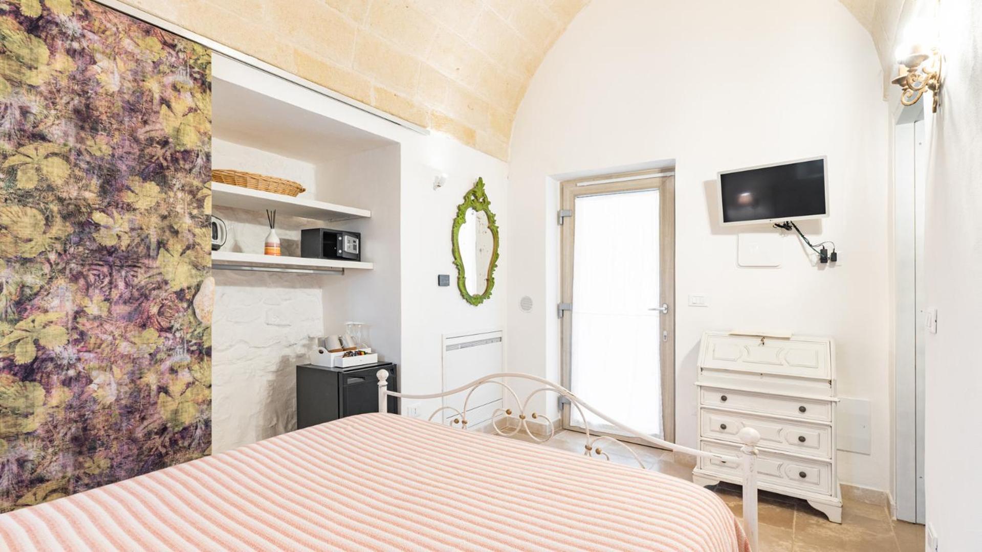 Petranima Wellness In Trulli Bed & Breakfast Остуни Екстериор снимка